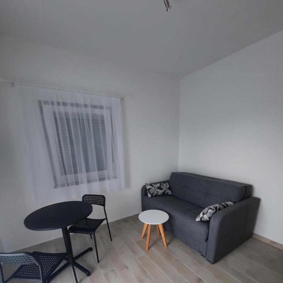 Apartments Matkovic Vir Ngoại thất bức ảnh
