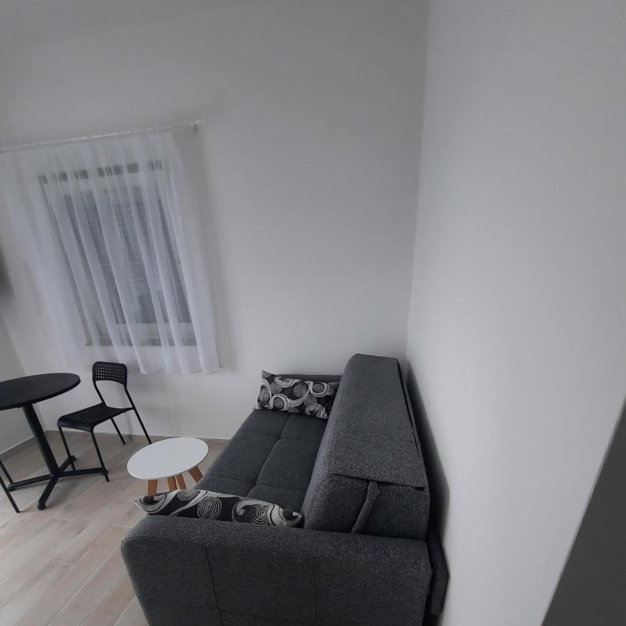 Apartments Matkovic Vir Ngoại thất bức ảnh
