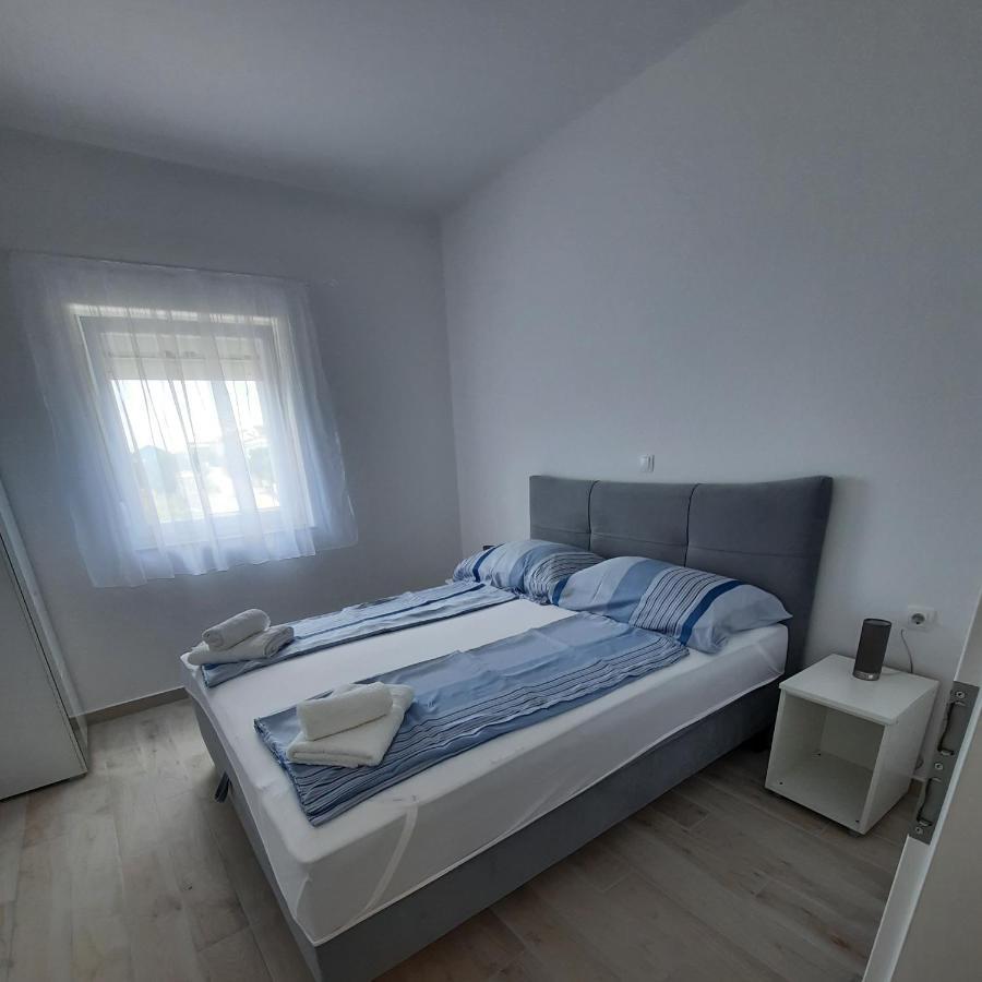 Apartments Matkovic Vir Ngoại thất bức ảnh