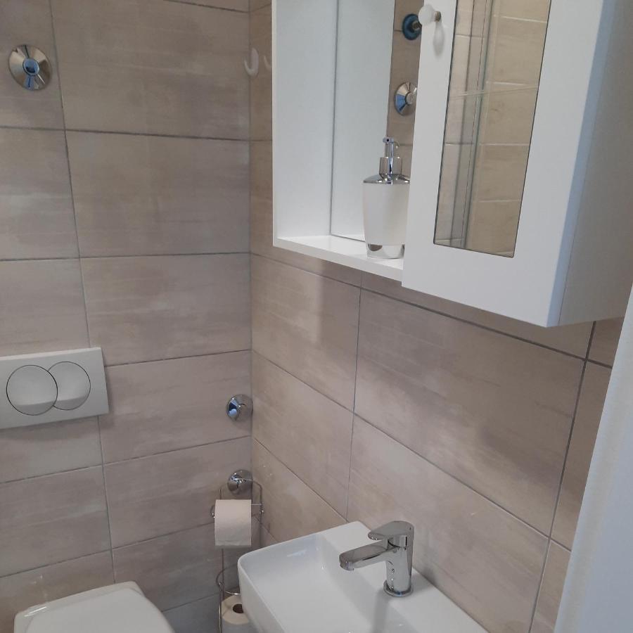 Apartments Matkovic Vir Ngoại thất bức ảnh