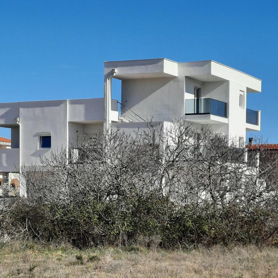 Apartments Matkovic Vir Ngoại thất bức ảnh