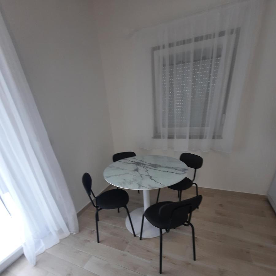 Apartments Matkovic Vir Ngoại thất bức ảnh