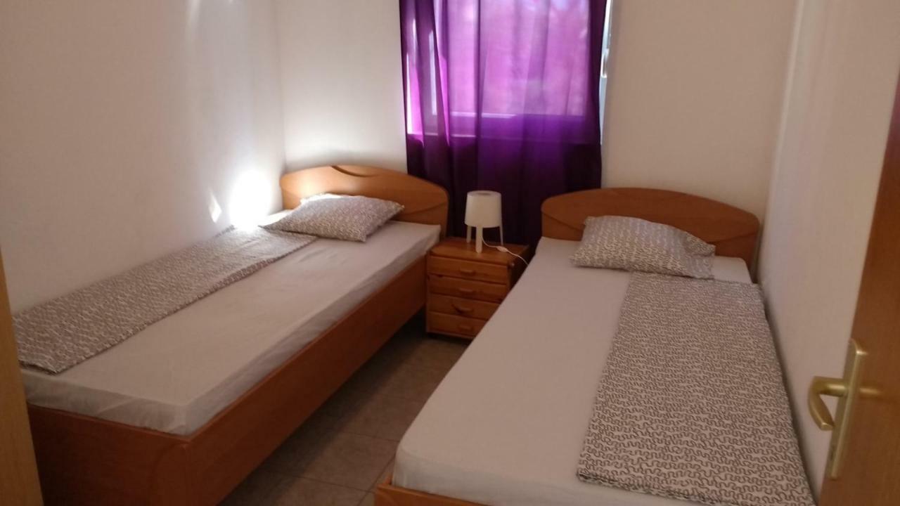 Apartments Matkovic Vir Ngoại thất bức ảnh